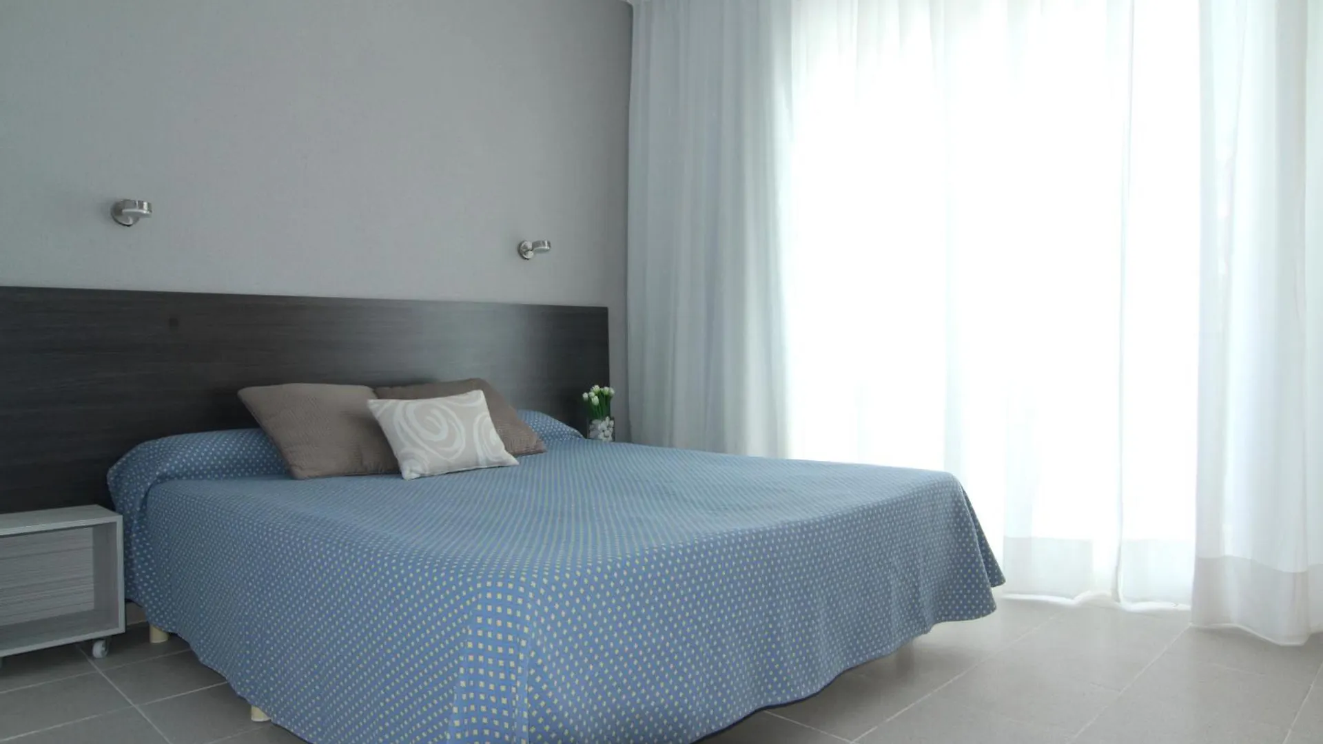 Hostal Tahiti Rs Salou Guest house