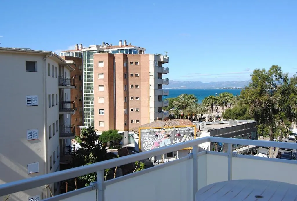 Hostal Tahiti Rs Salou Guest house