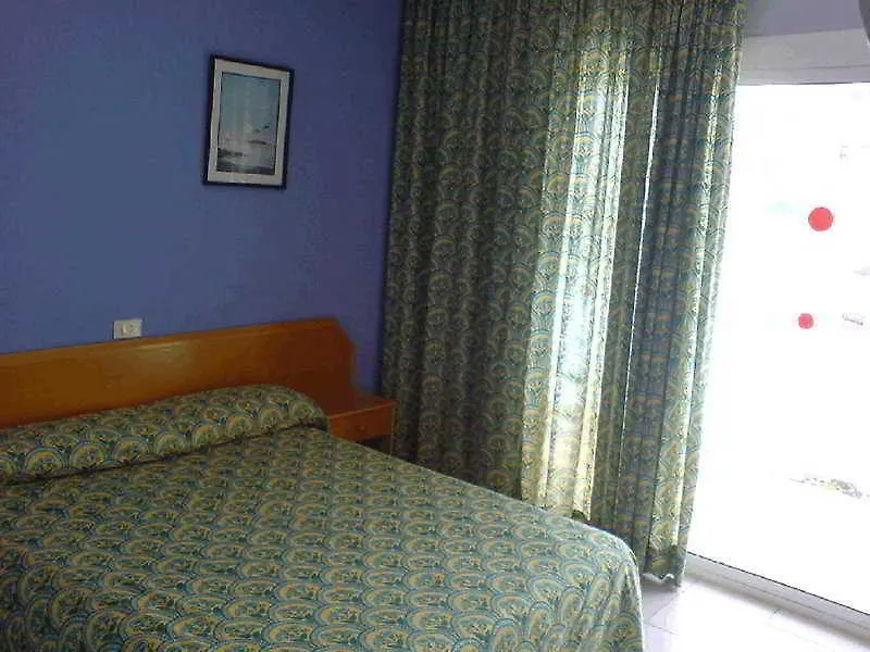 Hostal Tahiti Rs Salou Maison d'hôtes