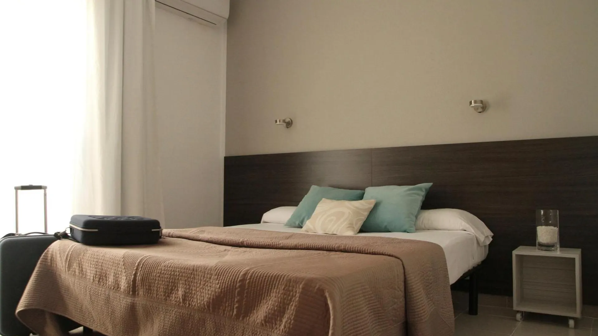 ** Penzion Hostal Tahiti Rs Salou Španělsko